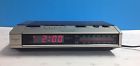 23-583 Radio Radioshack 252 Cat Vintage Alarm Fm Clock Chronomatic Realistic