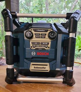 360s Bosch Power Box Charger Am/fm Clock Jobsite Radio Great Condition