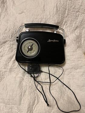 Byronstatics 689826838037 Black Am Fm Radio Portable - Small Vintage/retro With Larg