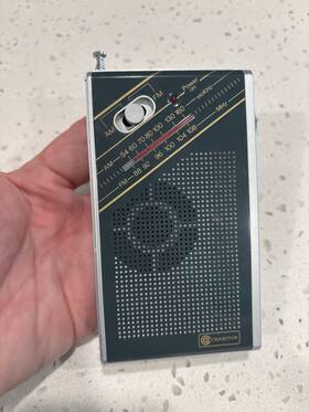 1008890 Champion Vintage Pocket Radio From Britain Excellent Condition Working 1008890 Champion Vintage Pocket Radio From Britain Excellent Condition Working