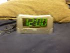 Cr-a98 Coby Vintage Am-fm Alarm Clock