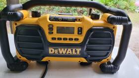 Dco12 Dewalt Worksite Clock Radio Charger Sell Parts -repair Read Description