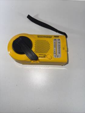 Hs-973 Dynamo Yellow Power Flashlight And Am / Fm Radio Tested