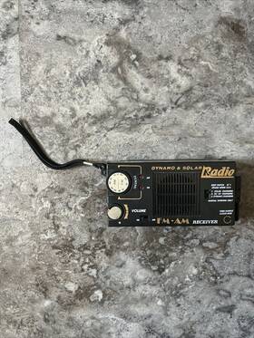 Tt-03 Dynamo Vintage Nippon And Solar Am/fm Tested Works-missing Battery Cover