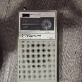 Emerson P3744a Portable Am/fm 2 Band Radio Beige Telescopic Antenna