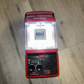 Wrws81bp Energizer Emergency Led Lantern Hand Crank Radio Noaa Weather Alert Am/fm