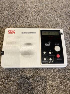 Wx-67 First Alert New Noaa Emergency Am Fm Radio 7 Weather Channels Boxed