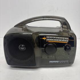 A181362 Freeplay Solar Powered Crank Am Fm Radio For Parts Or Repair