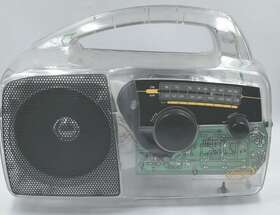 A258206 Freeplay Vintage Self Powered Am/fm Radio Solar Crank Clear See Through