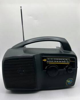 Se-513815 Freeplay Black Self Powered Am/fm Radio Solar Power Wind Up With Antenna