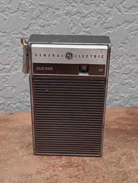 P-2790d Ge General Electric P2790d Vtg Solid State Portable Am Radio