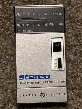 No.7-1600a Ge General Electric Stereo Portable Am/fm Radio Headset Vintage Model No. 7-1600a