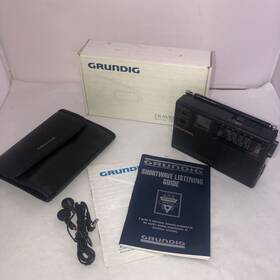 108615 Grundig Traveller Ii Pe 7 Band Travel Radio With Box Manual Earbuds Case Black