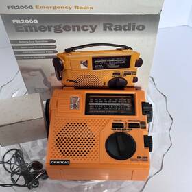 Fr200g Grundig Emergency Radio Hand Crank Recycle Power Am/fm Shortwave Flashlight