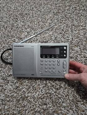 G400a Grundig Am/fm Portable Radio