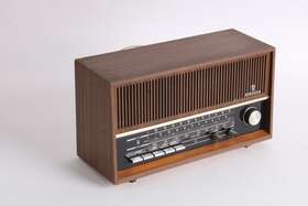 Rf114u Grundig Solid State Am Fm Radio - Fair Condition