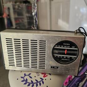 Pf-205 Id Electronics Am/fm Vintage Radio Works Great Ac/dc Taiwan
