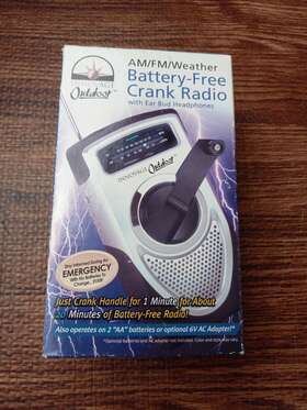 Innovage 694202101353 Weather Radio Hand Crank Am/fm Emergency With Ear Buds Outdoor