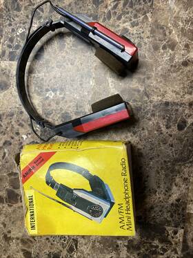 Cp-037 International Vintage Am/fm Mini Headphone Radio With Box Model