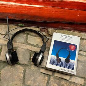 Hp-2000 International Vintage Am/fm Foldable Headphone Radio With Stereo Sound