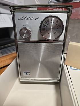 L2110 Itc 10 Am Band Ac/ Battery Portable Radio With Ear Buds