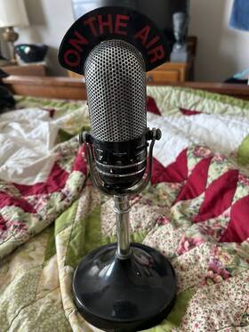 Do-9wfc Leadworks Inc. Old Time Radio Microphone Replica Am/fm Radio-uses Batteries-read