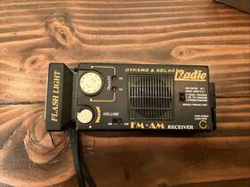 D364 Leapers Rechargeable Dynamo And Solar Emergency Y2k Radio With Flashlight D364 Leapers Rechargeable Dynamo And Solar Emergency Y2k Radio With Flashlight