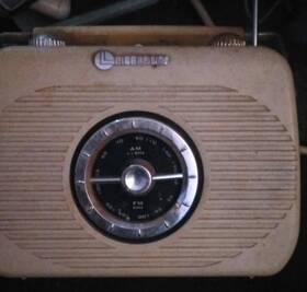 Lifelong 0304962008183 Model 962 Portable Radio Works Lifelong 0304962008183 Model 962 Portable Radio Works
