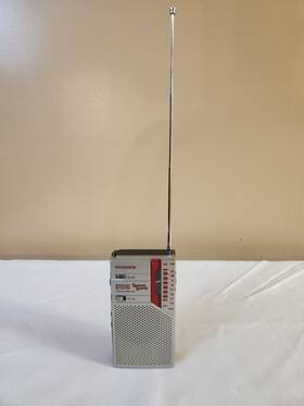 D1510-spatial Magnavox D1510 Vtg 1980s Transistor Radio Sound Tested Works