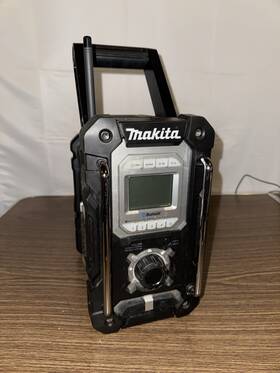 Xrm06b-r Makita 18v Lxt Bluetooth Job Site Cordless Radio With Corded Adapter