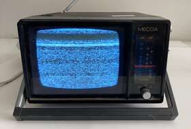 Mtv-035 Meca Vintage Mecoa Mini Tv 5 Inch Black And White Model Plug In Or Battery