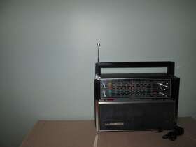 Gen-1481a Montgomery Ward Airline 8band Am/fm/psb/air/mb/shortwave Radio Vintage