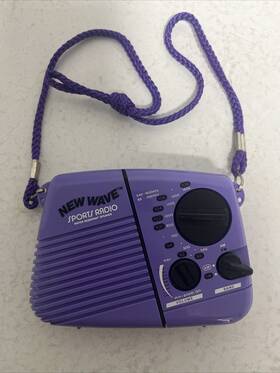 Wr-97 New Wave Vintage Am/fm Sports Radio With Water Resistant Speaker