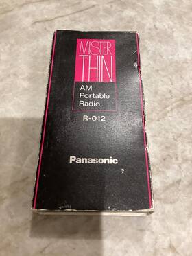 R-012 Panasonic Mister Thin Am Portable Radio.