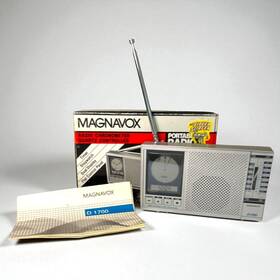 D-1700 Philips Vintage Radio Chronometer Quartz Controlled Portable Am/fm