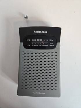 Radio Shack 06c14 Vintage Am/fm Pocket Sized Tested Working