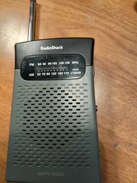 06b12 Radioshack Vtg Radio Shack Am/fm Transister Radio.antenna Ear Jack Works Batteries