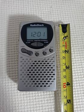 12-802 Radioshack Digital Am/fm Stereo Pocket Radio 04ao2 Aaa Batteries Tested Works