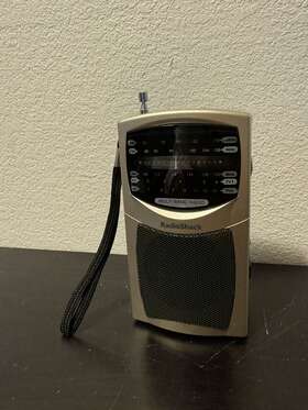 12-817 Radioshack Radio Shack Multi Band Portable Am Fm Tv1 Tv2 Tested Works Battery 12-817 Radioshack Radio Shack Multi Band Portable Am Fm Tv1 Tv2 Tested Works Battery