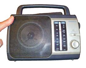12-826 Radioshack Vintage Portable Tabletop Am/fm Radio Model 12-826. Works Great