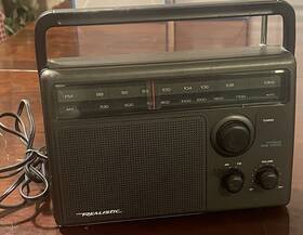 12-686 Radioshack/realistic Vintage Am Fm Radio Boombox Catalog Number Tested Works