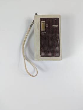 640y Rca Vintage Vibra Rvm Handheld Am/fm Radio In Snow/rosewood Grain Works