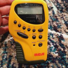 Rp-1580a Rca Am/fm Digital Radio Yellow Portable With Headphone Jack