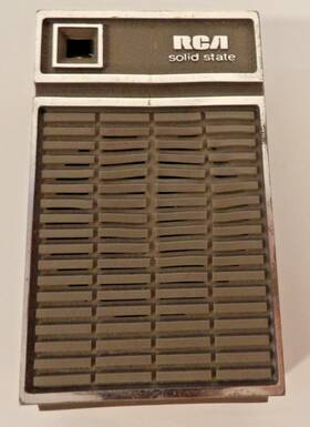 Rzg104j Rca Solid State Transistor Am Radio Model Grey/white Pre Owned Untested