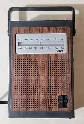Rzm657 Rca Vintage Vibra Am/fm Portable Radio Model R-v Working Rzm657 Rca Vintage Vibra Am/fm Portable Radio Model R-v Working