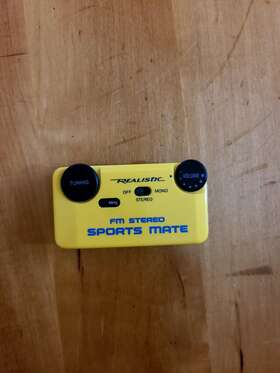 12-138 Realistic Vintage Sports Mate Compact Radio Fm Stereo -tested And Working