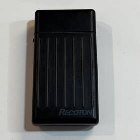 Recoton 044102152007 Vintage Pocket Radio Tuner Headphone Jack Aa Batteries With Clip