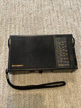 Sg702 Sangean Sg 702 Fm Stereo/mw/sw1/sw2 4 Bands Radio Tested Missing Battery Cover