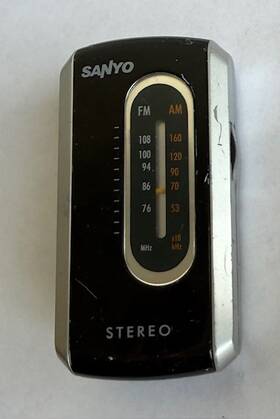 Rp-x4a Sanyo Am/fm Stereo Pocket Radio Portable Mini Player Black With Bell Clip