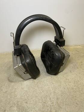 225.22090150 Sears Vintage Am Fm Radio Headset Rare 1970s
